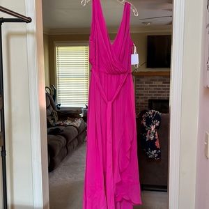 David’s Bridal Bridesmaids dress. Deep V, tie, and high low hem. 22w